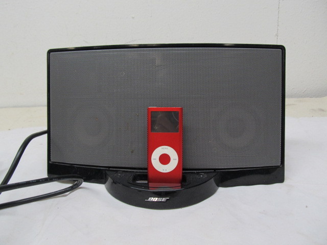 lot 101 image: Working BOSE Sound Dock wIpod