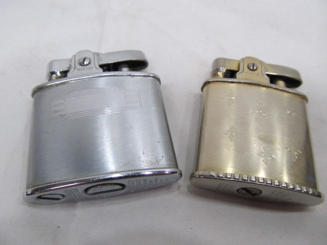 lot 111 image: Nice Pair of Vintage RONSON Cigarette Lighters