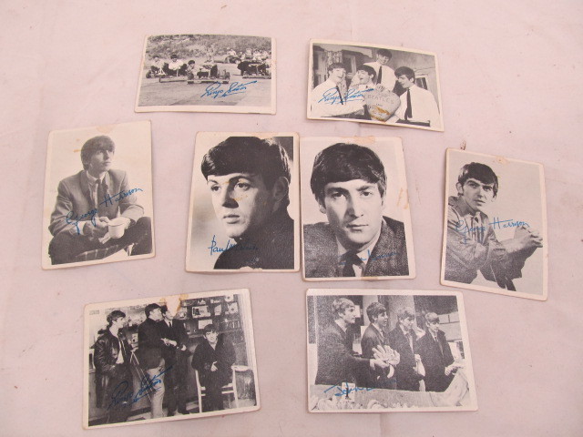 lot 122 image: Original Vintage BEATLES Trading Cards