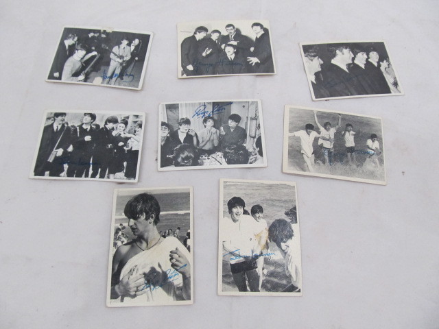 lot 124 image: Original Vintage BEATLES Trading Cards