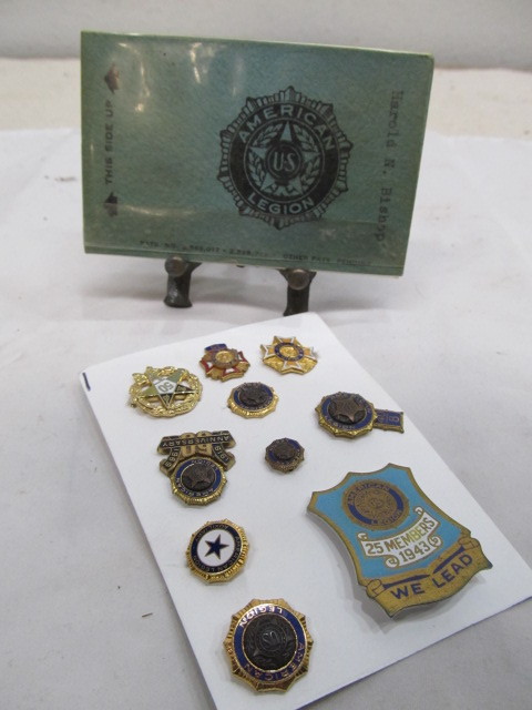 lot 144 image: Vintage VFW & Legion Pins & Card