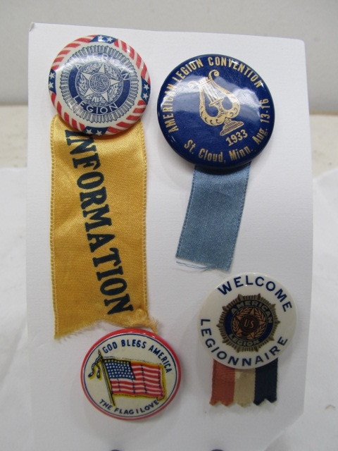 lot 150 image: Old Vintage American Legion Convention Buttons