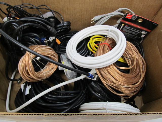 lot 180 image: Large Lot of Good Quality Speaker Wire etc