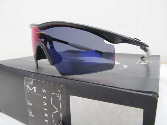 lot 185 image: Brand New OAKLEY Strike Sunglasses