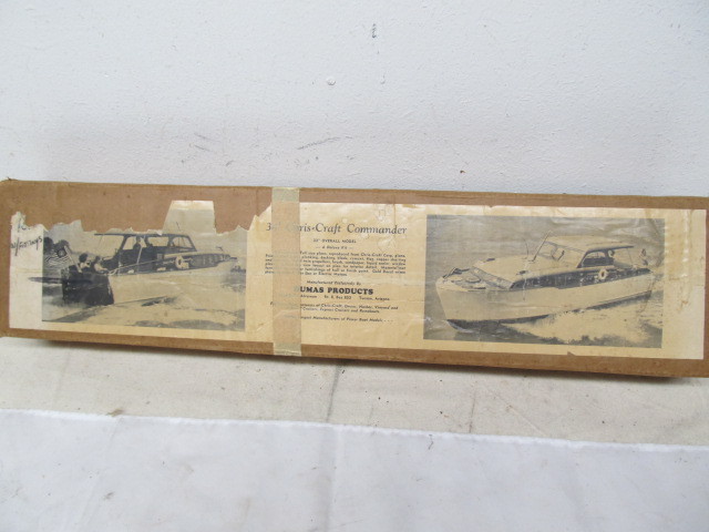 lot 190 image: Vintage CHRISCRAFT Wooden Boat Model