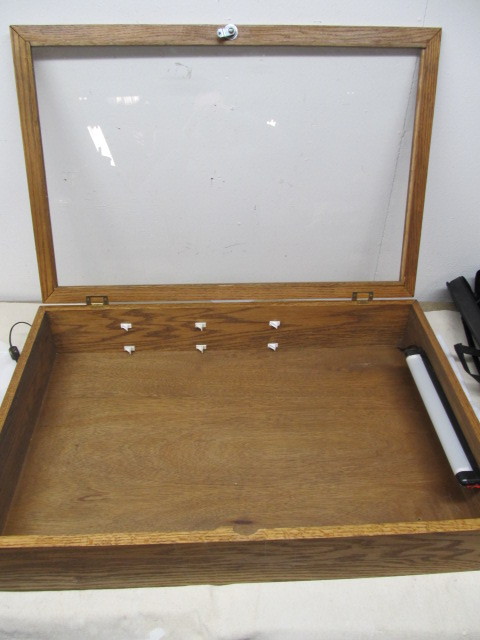 lot 200 image: Lighted Wooden Tabletop Display Case