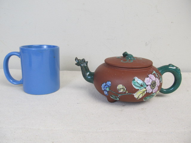 lot 177 image: Vintage Oriental Teapot