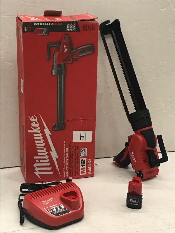 Milwaukee Cordless Quart Caulk  Adhesive Gun Kit