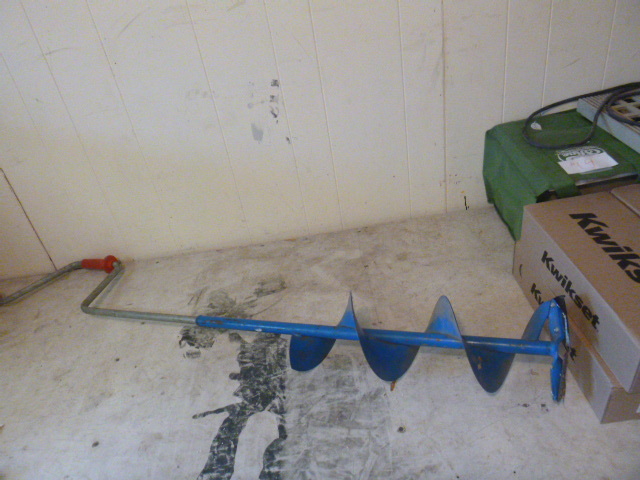 lot 17 image: Auger