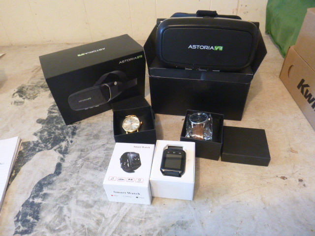 lot 20 image: NEW Astoria Virtual Reality Glasses and Smart Watch