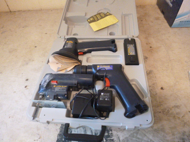 lot 28 image: Wen Power Tools 7.2 V Cordless Tool Kit