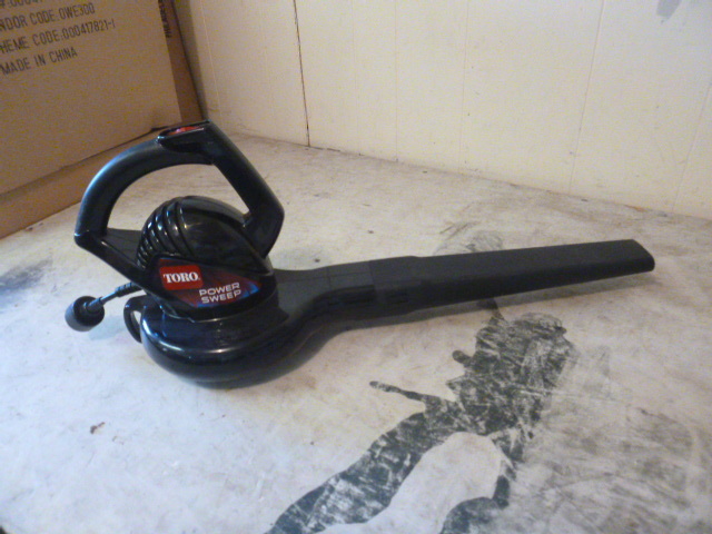 lot 29 image: Toro Power Sweep