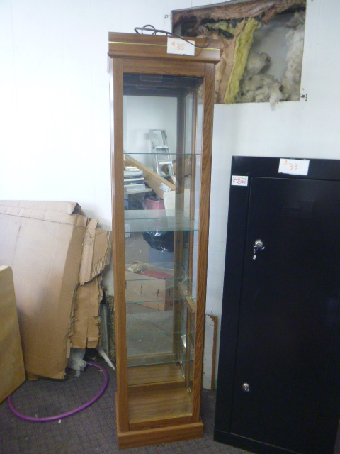 lot 35 image: Single Curio Cabinet