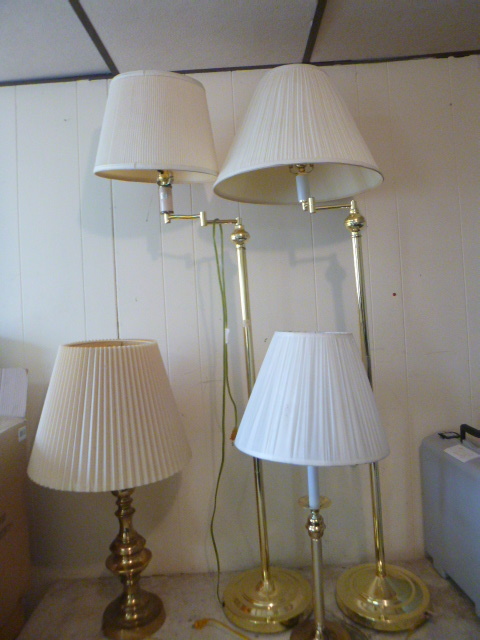 lot 36 image: 4 Lamps with Shades
