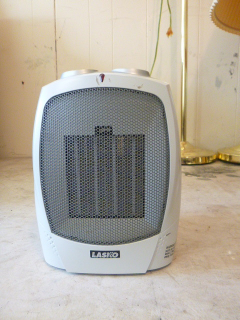 lot 37 image: Lasko Portable Heater