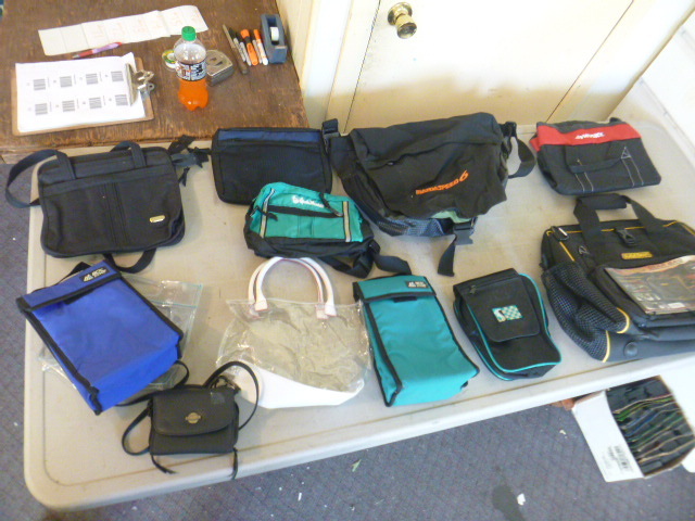 lot 71 image: Miscellaneous BagsTotes