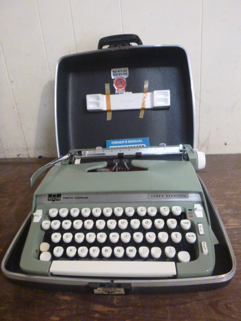 lot 95 image: Smith-Corona Portable Typewriter