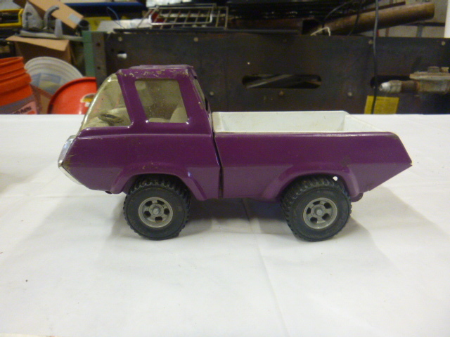 lot 109 image: Vintage Tonka Mini-Tonka Farmer Charmer