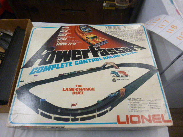 lot 114 image: Vintage Lionel Power Passers