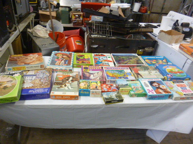 lot 126 image: Miscellaneous Old Puzzles