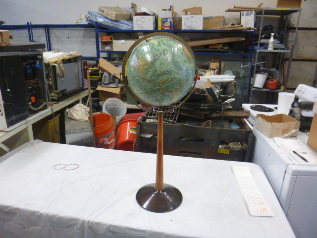 lot 136 image: Meredith Corporation Globe