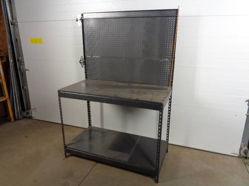 lot 12 image: Work Bench