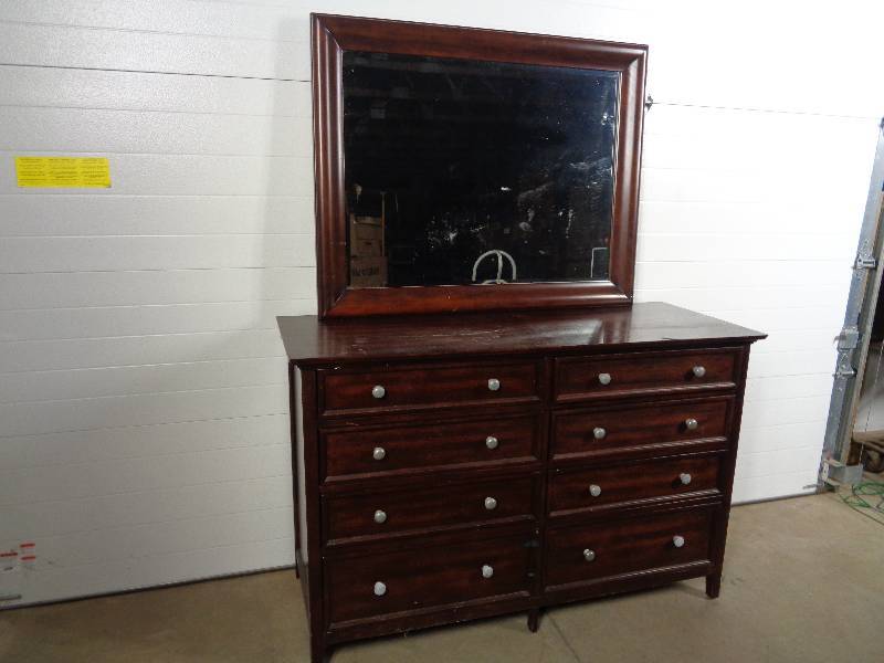 lot 164 image: Dresser and Mirror