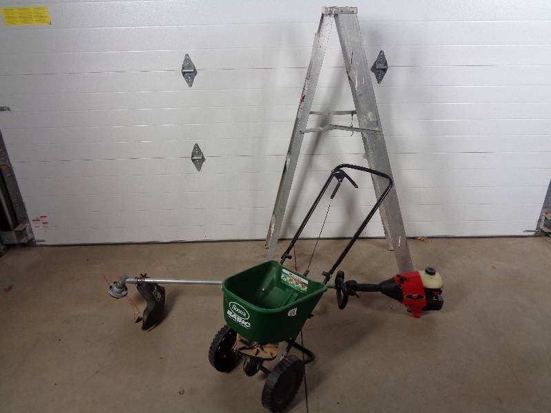 lot 181 image: Trimmer, Ladder, Spreader