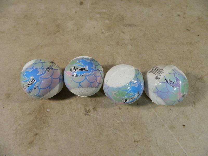 lot 21 image: 4 New Mermaid Primal Elements Bath Bombs