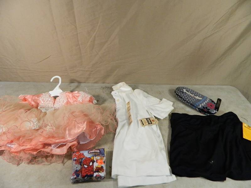 lot 48 image: New Clothing