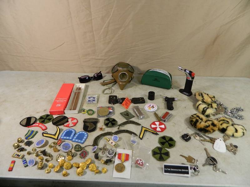 lot 54 image: Collectibles