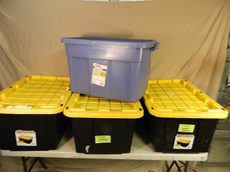 lot 76 image: 4 Totes with Lids