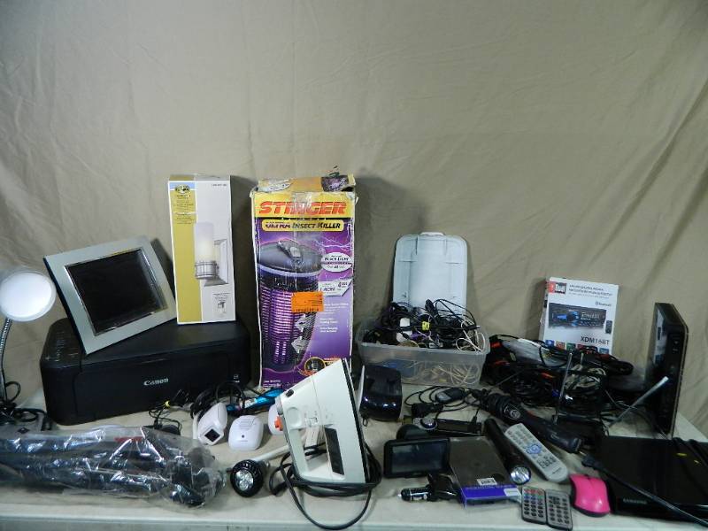 lot 99 image: Assorted Electronics