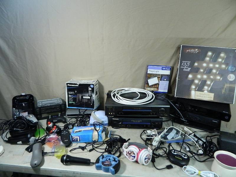 lot 108 image: Assorted Electronics