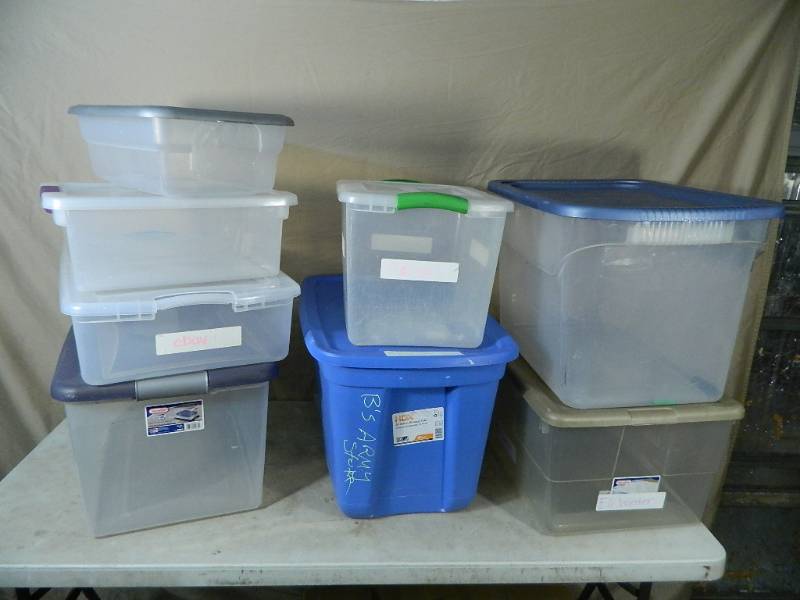 lot 118 image: 8 Totes with Lids