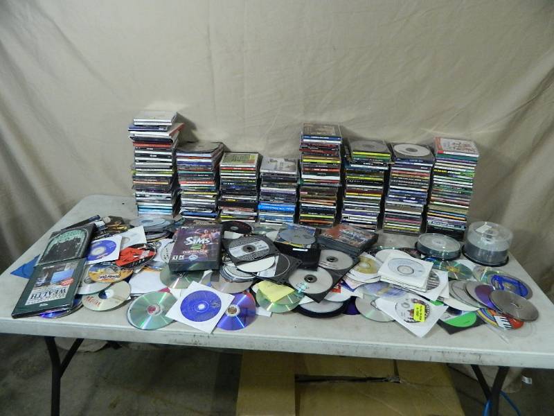 lot 120 image: HUGE Lot of CDs and Other Media