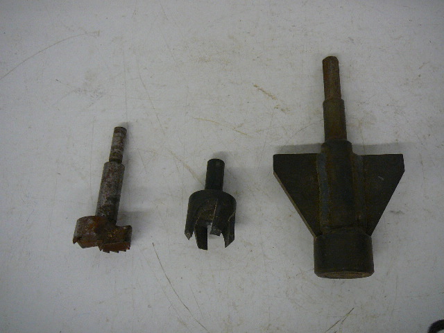 lot 24 image: Bits