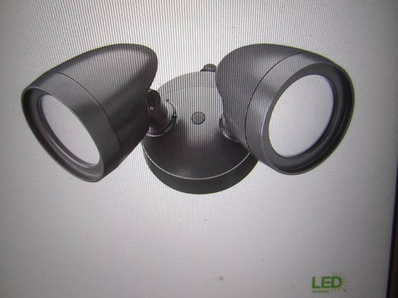 Defiant 2 Head Dark Bronze Outdoor ...