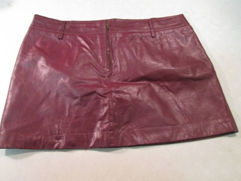 Old Navy Leather Skirt Size 16  RMD...