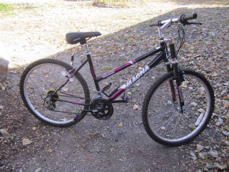 26 Ladies 18-Speed Magna Great Div...