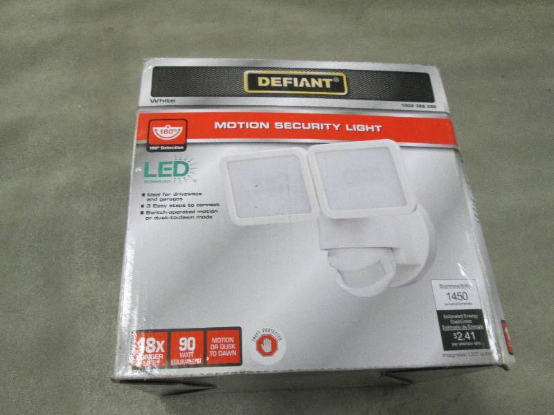 lot 92 image: Defiant 180 Degree White Motion Act...