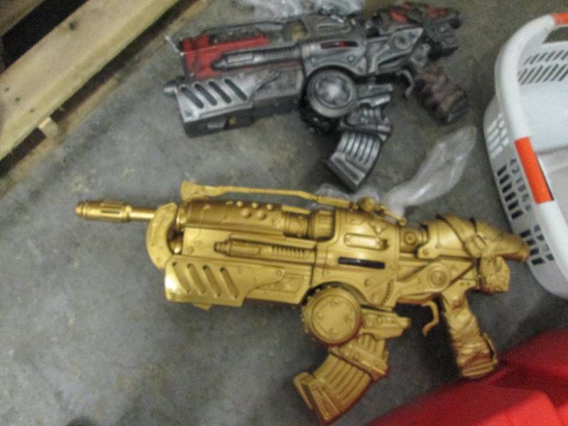 lot 106 image: Lot of 2 Heavy Futuristic Gun Repli...