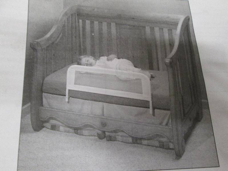 lot 249 image: KidCo Convertible Crib Bed Rail Pin...