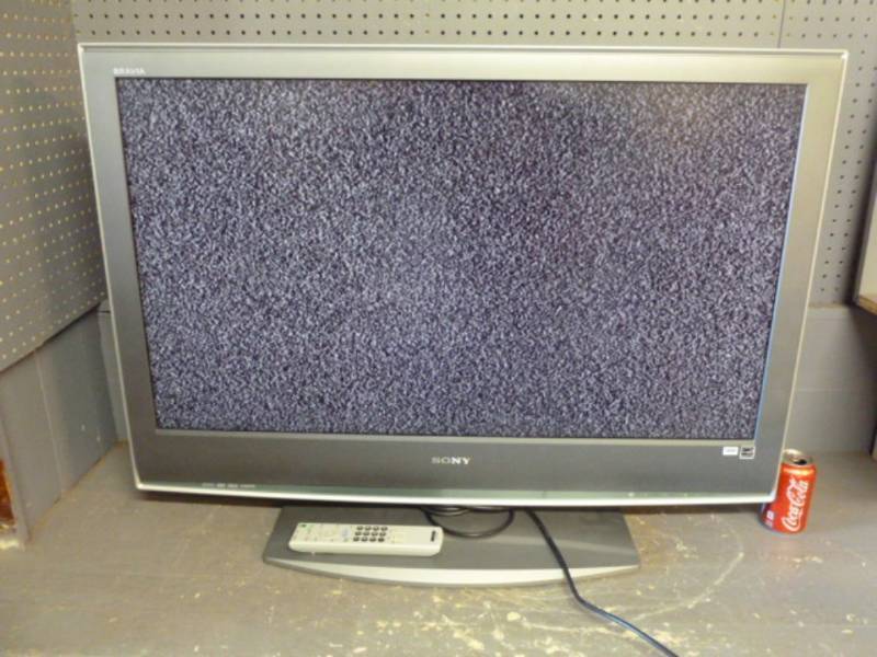 lot 1 image: Flat Panel TV