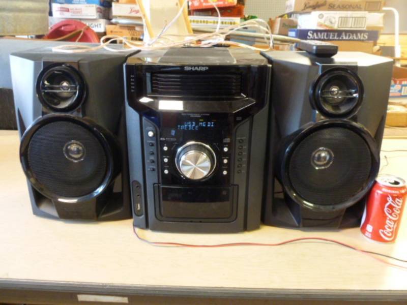 lot 4 image: Shelf Stereo