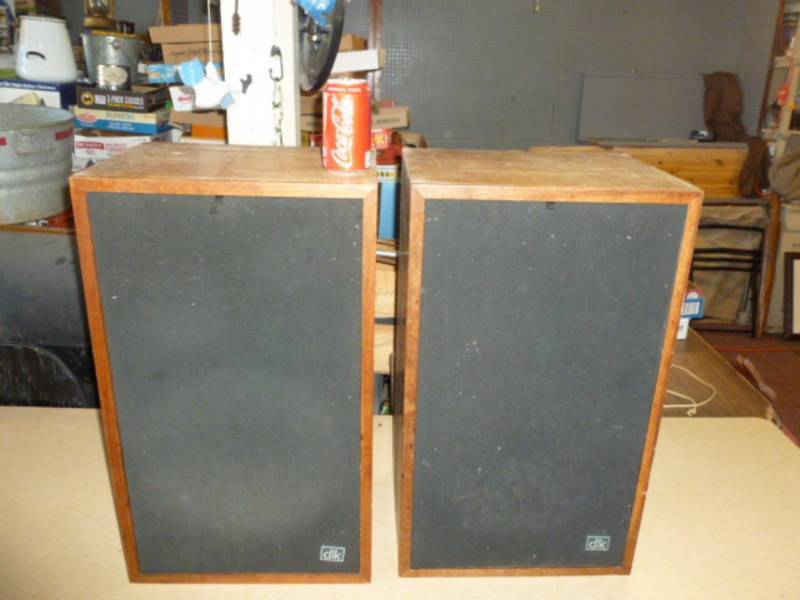 lot 11 image: Vintage Speakers