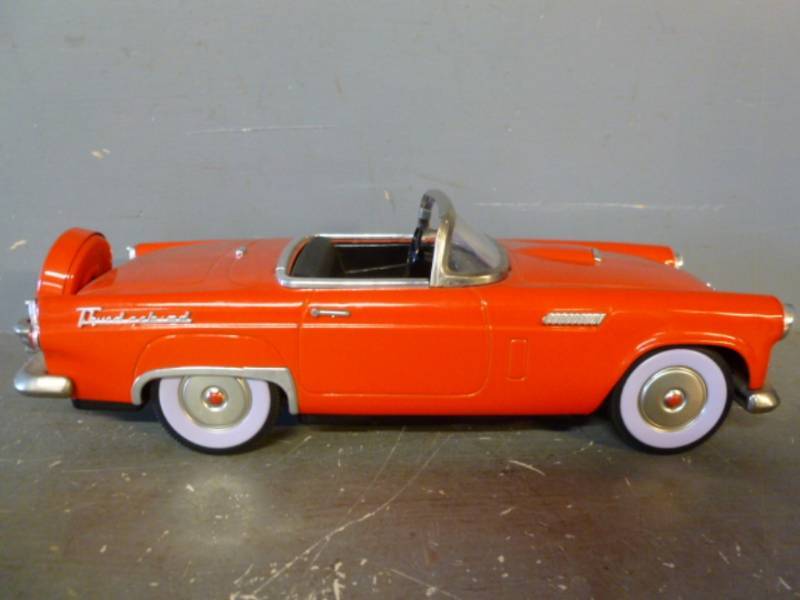 lot 27 image: Vintage Toy