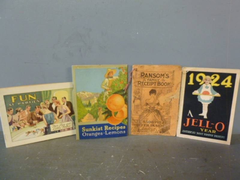 lot 50 image: Vintage Booklets