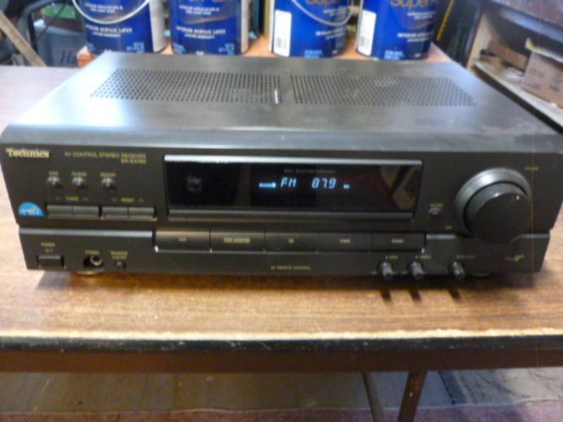 lot 52 image: Technics Receiver