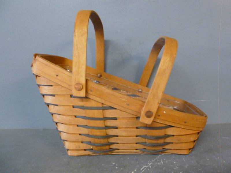 lot 53 image: Longaberger Basket